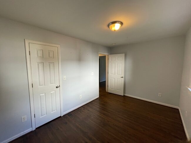 Building Photo - 2 Bedroom 1 Bathroom House Available Now! ...