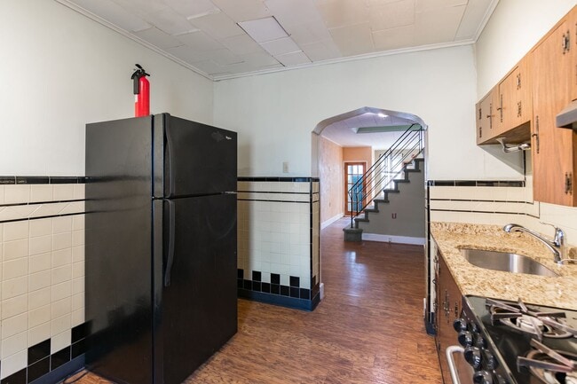 Building Photo - Charming South Philadelphia Home