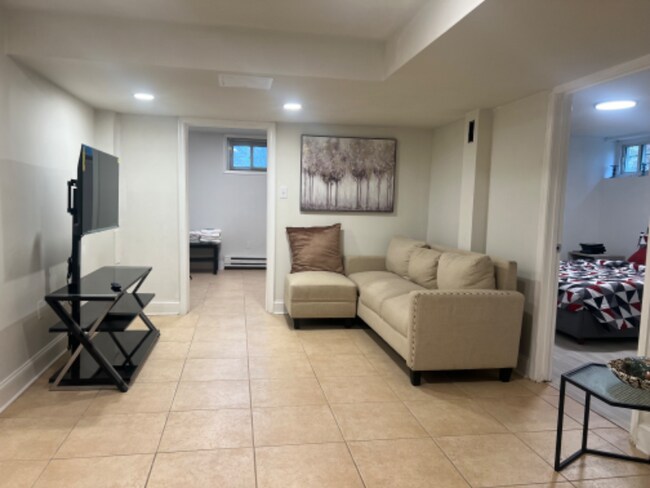 Building Photo - 4801 Oliver St