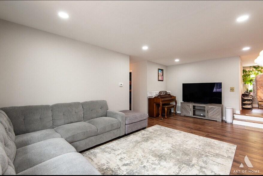 Building Photo - 257 Coventry Cir