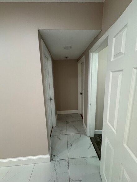 Building Photo - 30 Julian St