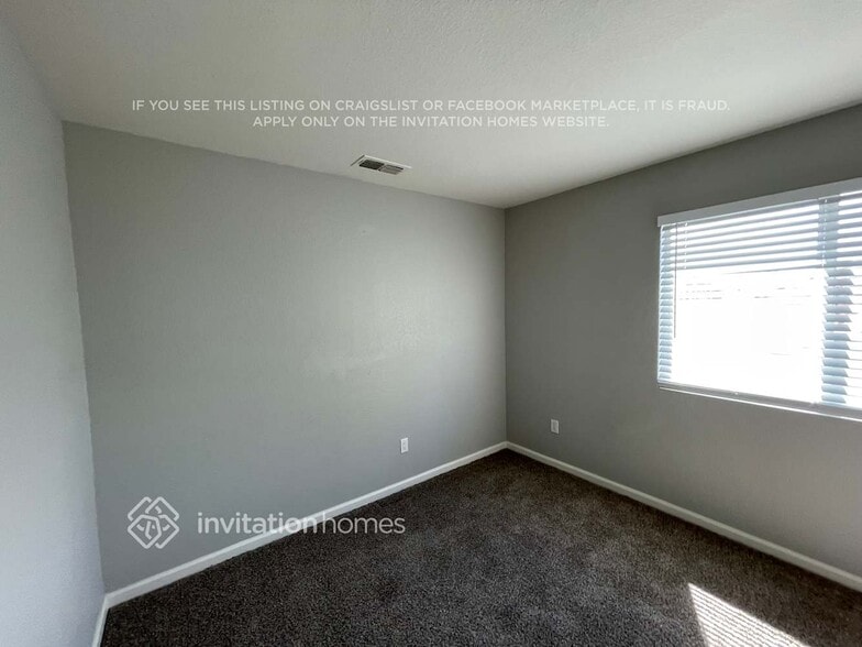 Building Photo - 472 Woodcrest Dr