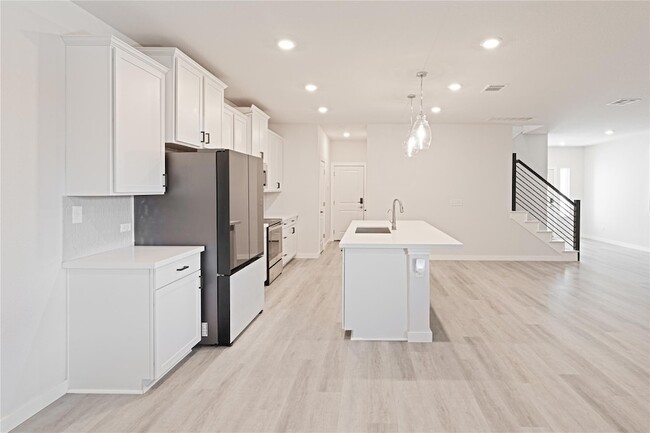 Building Photo - 216 Breccia Trl