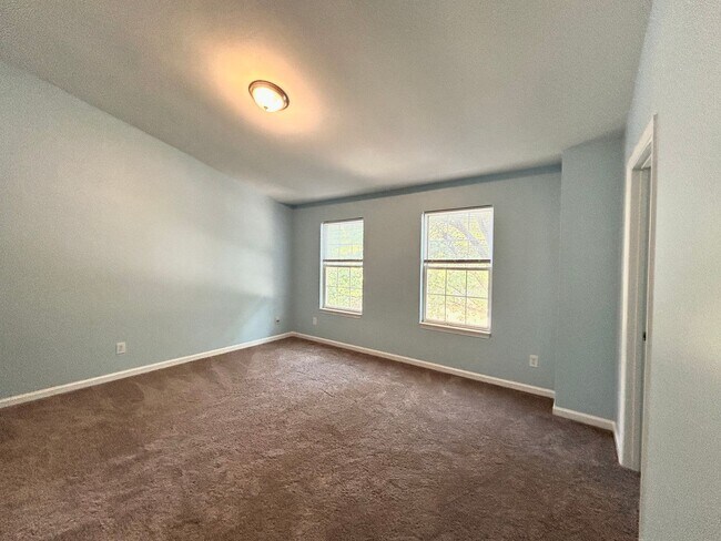 Building Photo - 5320 Cumberland Plain Dr