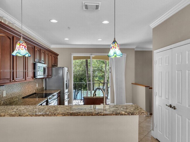Building Photo - 2891 S Greenleaf Cir
