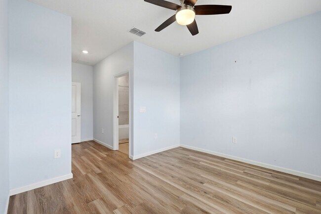 Building Photo - 13697 NW Convergence Blvd