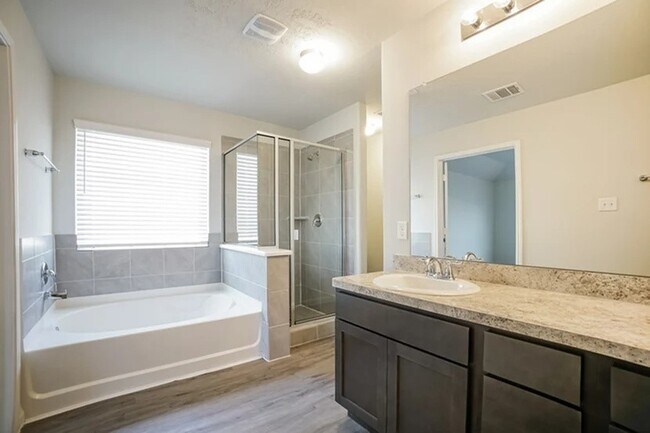 Building Photo - 30611 Lavender Trace Dr
