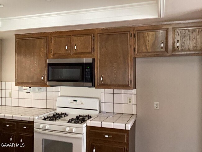 Building Photo - 43430 Sierra Vista Dr