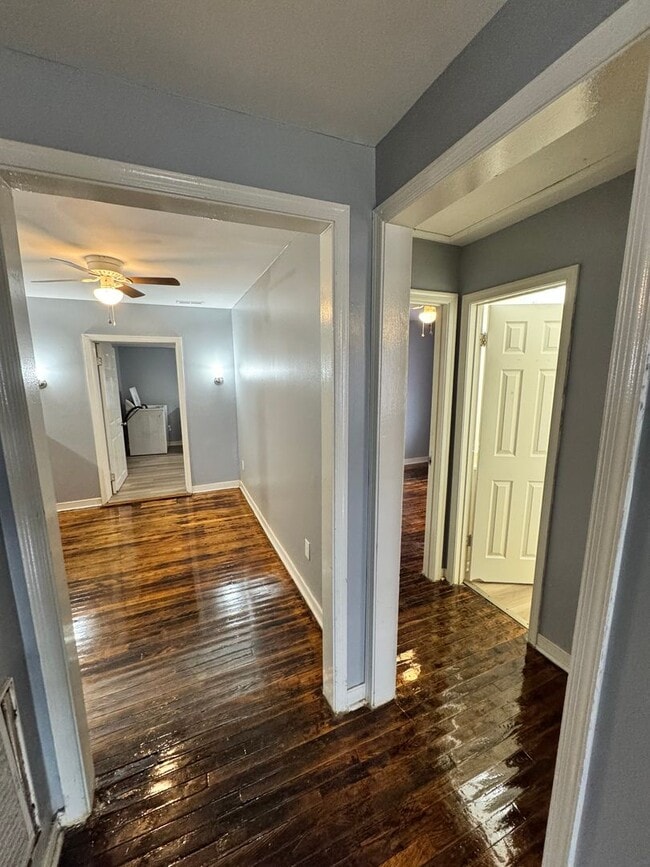 Building Photo - 3 bed house in Church Hill! Enjoy great location, hardwoods, central Ac, and laundry!