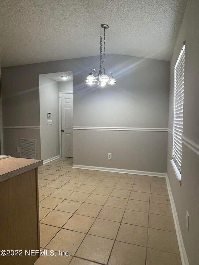 Building Photo - 3348 Volley Dr