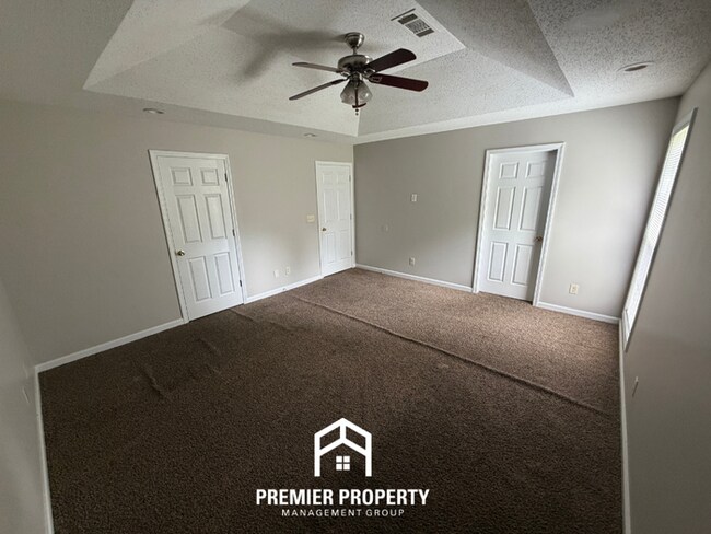 Building Photo - Charming 3BR/2BA Tuscaloosa Home | High Vaulted Ceilings, Hardwood Floors & Fenced Yard