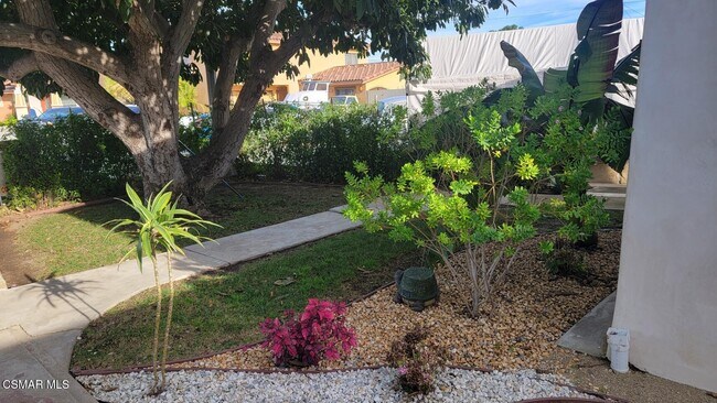 Building Photo - 1720 Elsinore Creek