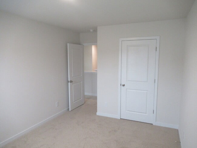 Building Photo - For Rent in Lincolnton — Spacious and modern 4-bedroom, 2.5 bath two story home designed for open...