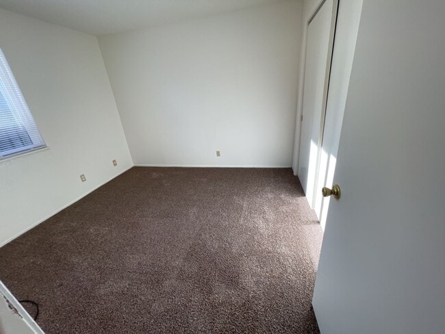 Building Photo - (OTM) 520-550 Summer [PRM: Marlene] (4)