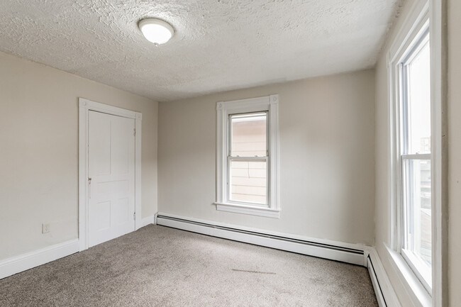 Building Photo - 817 McKean Ave