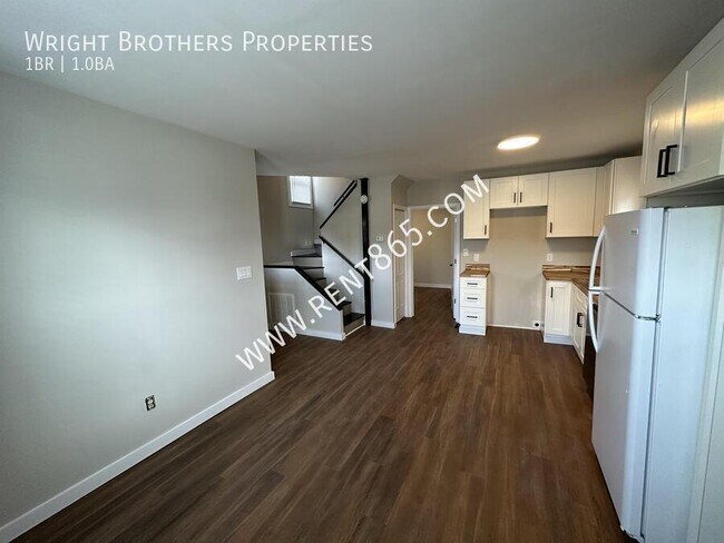 Building Photo - 116 Carrick St