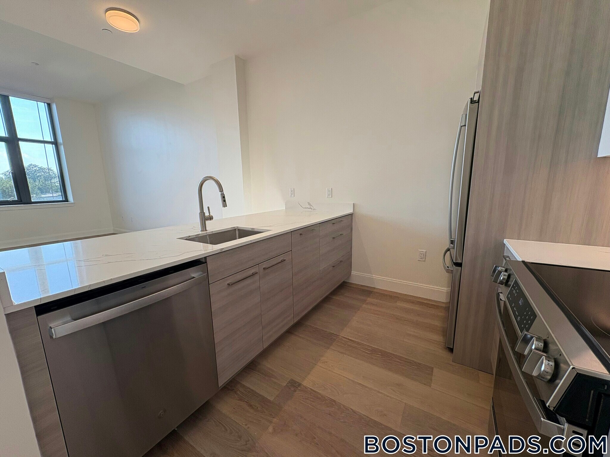 Building Photo - 1079 Commonwealth Ave