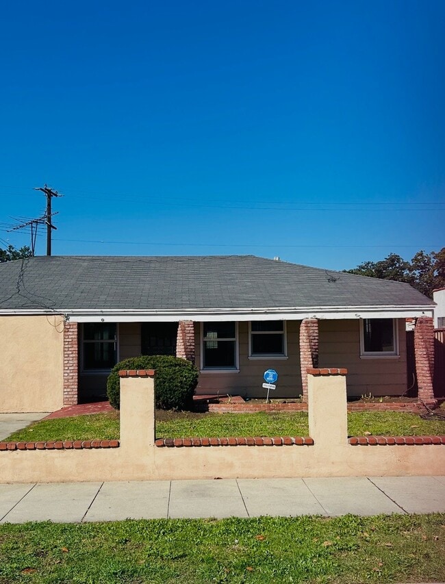 Building Photo - 2629 Baltic Ave
