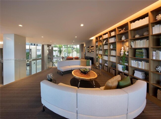 Building Photo - 16385 Biscayne Blvd