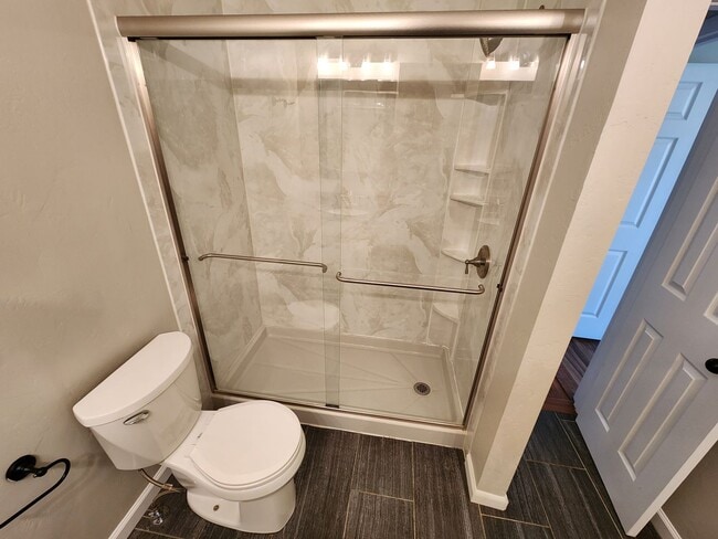 Building Photo - Spacious 3-Bedroom, 1.5-Bathroom Home AVAI...
