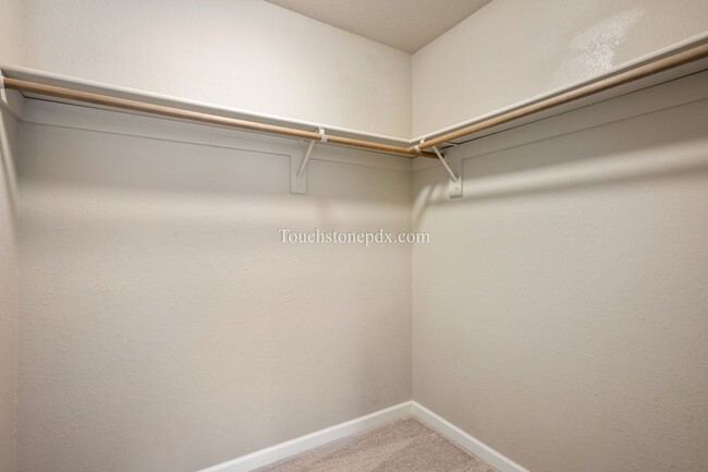 Building Photo - Updated 1BR, 1BA Condo in Murray Hill