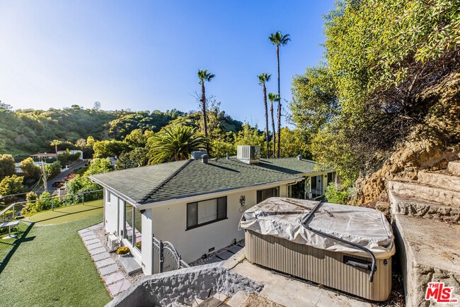 Building Photo - 9549 Dalegrove Dr