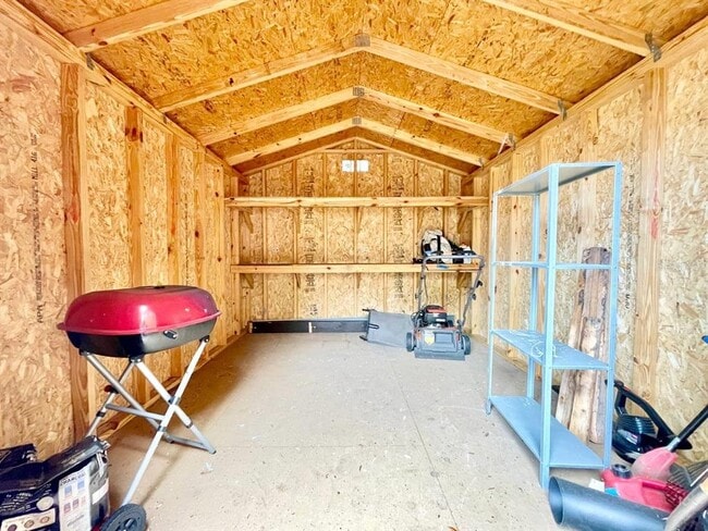 Building Photo - 909 N Excelda Ave