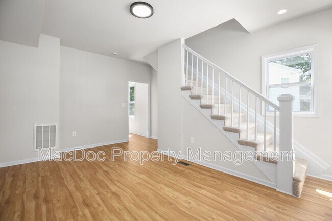 Building Photo - 1424 William St