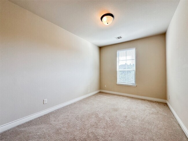 Building Photo - 23 Jonquil Pl