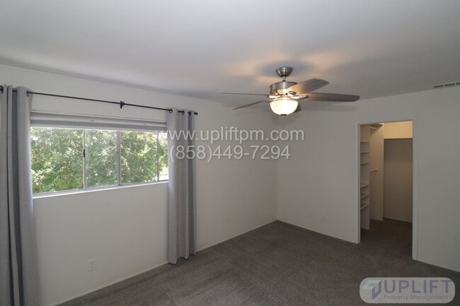 Building Photo - 2 bed 1.5 Bath Condo Available Soon