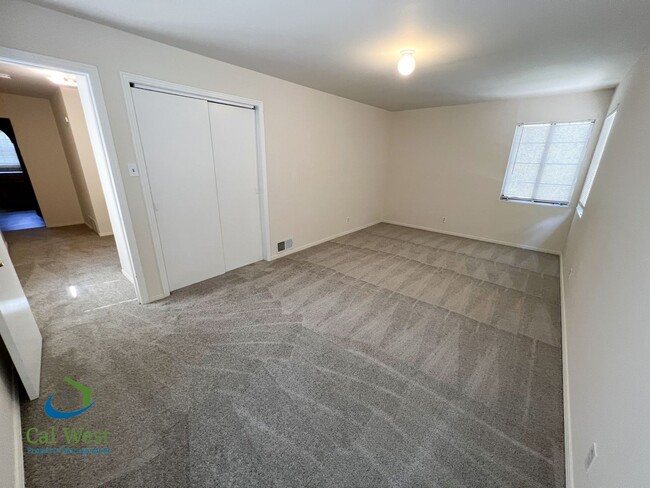 Building Photo - $3,695 - Beautiful 3 BD/1.5 BA Home in Old...