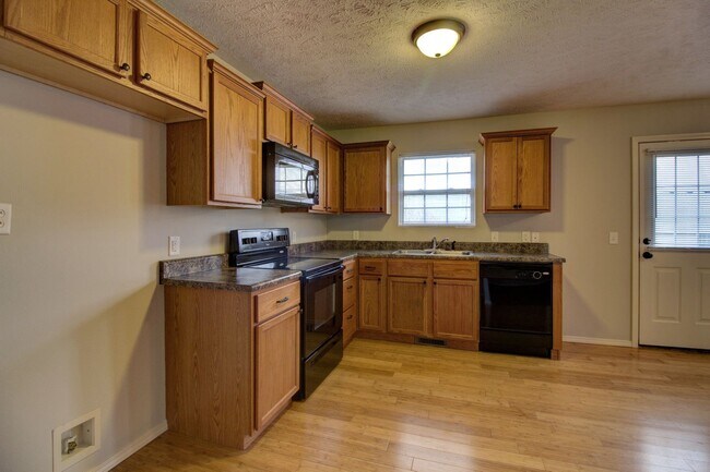 Building Photo - 1094 S Tanner Dr