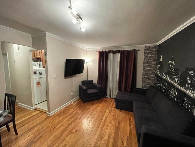 Building Photo - 103-25 68th Ave