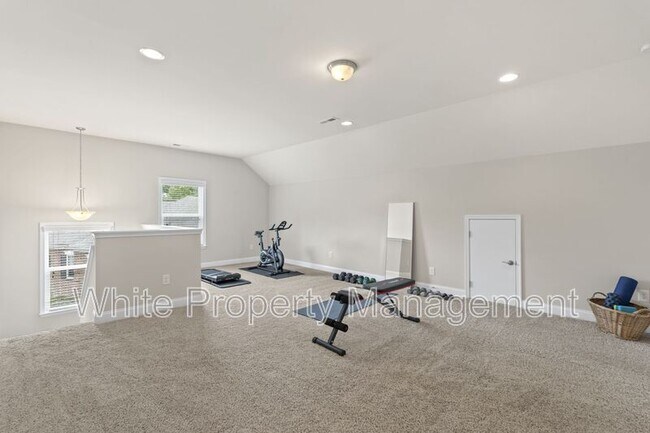 Building Photo - 1830 Alden Oaks Dr