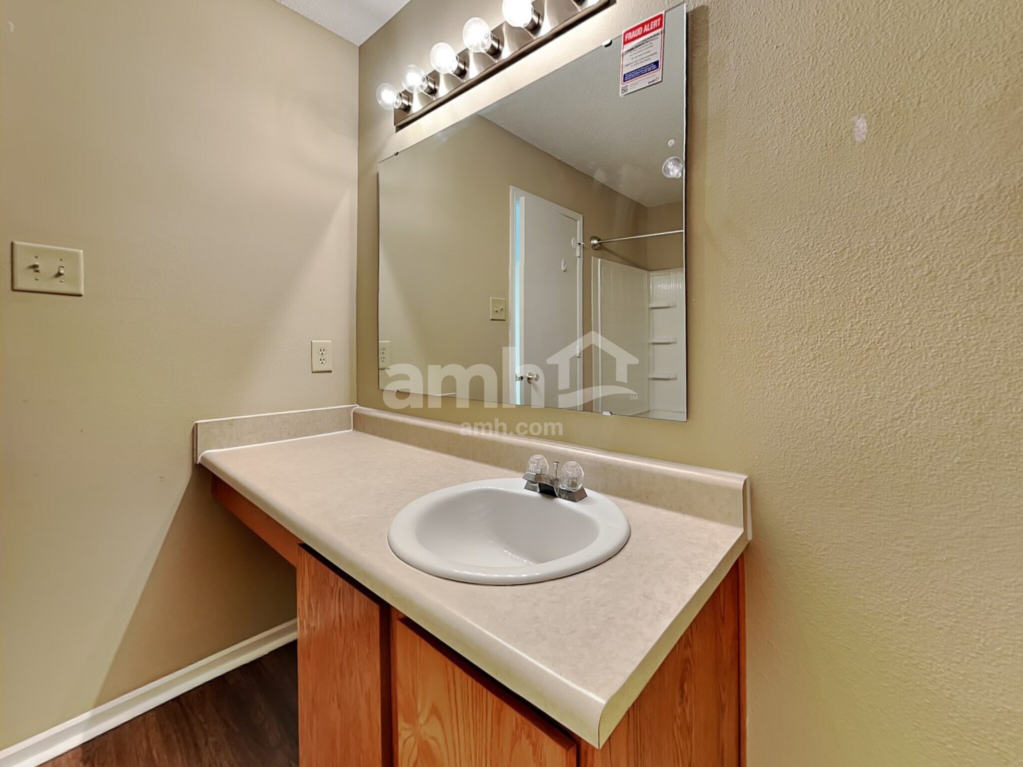 Building Photo - 1701 Blue Grass Pky