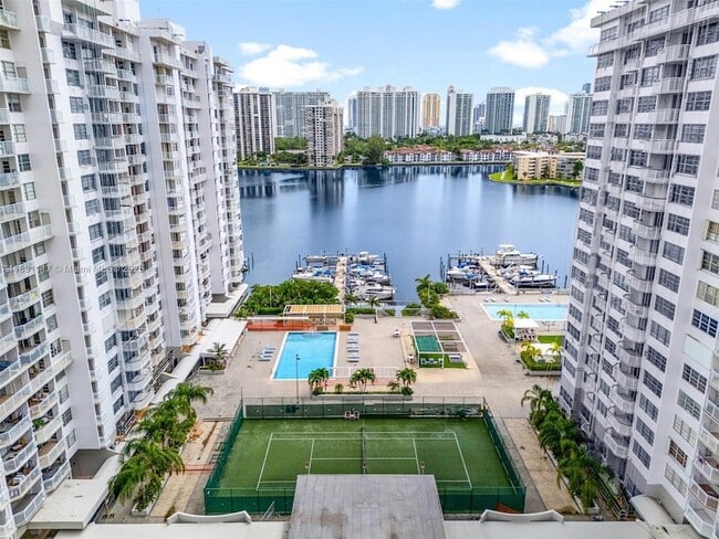 Building Photo - 18031 Biscayne Blvd