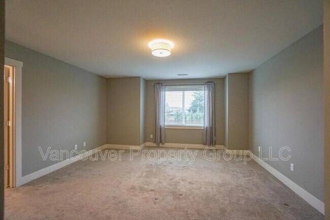 Building Photo - 11805 NE 108th St