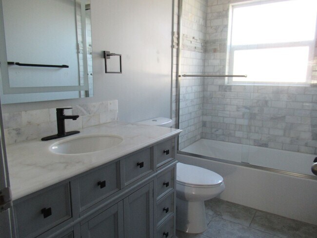 Building Photo - Charming Updated Patio Home in Historic District!