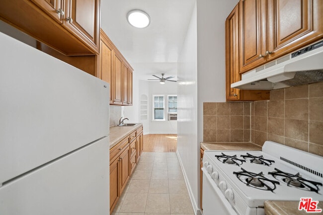 Building Photo - 339 S Detroit St