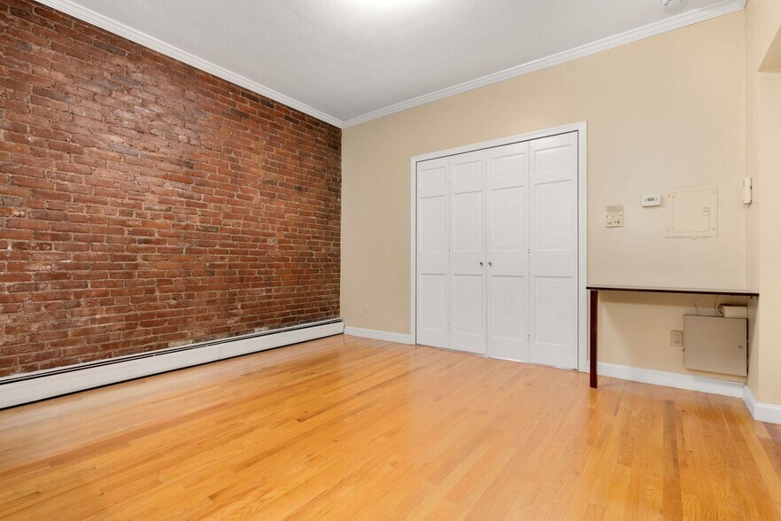 Building Photo - 43 Irving St