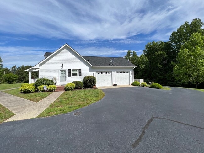 Building Photo - The Lifestyle You Deserve.