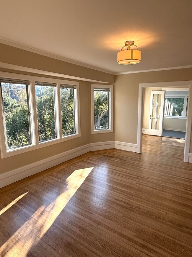 Building Photo - Great 2 Bedroom Rental Home in Crocker Highland District