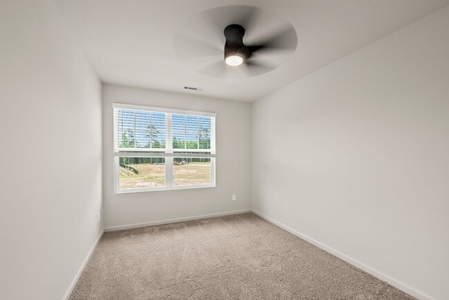 Building Photo - 2058 Gln Xing Dr
