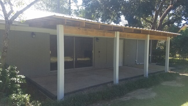 Building Photo - 6220 Ridge Rd