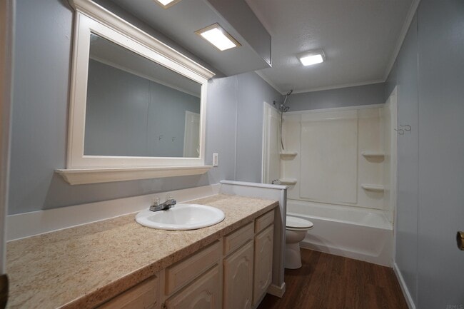 Building Photo - 2551 E Sandy Dr