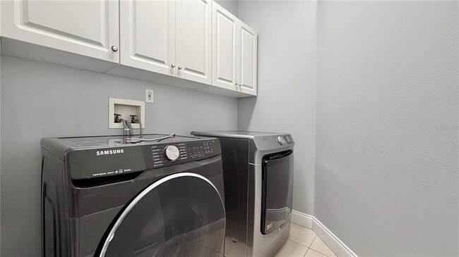 Building Photo - 4860 Chalfont Dr
