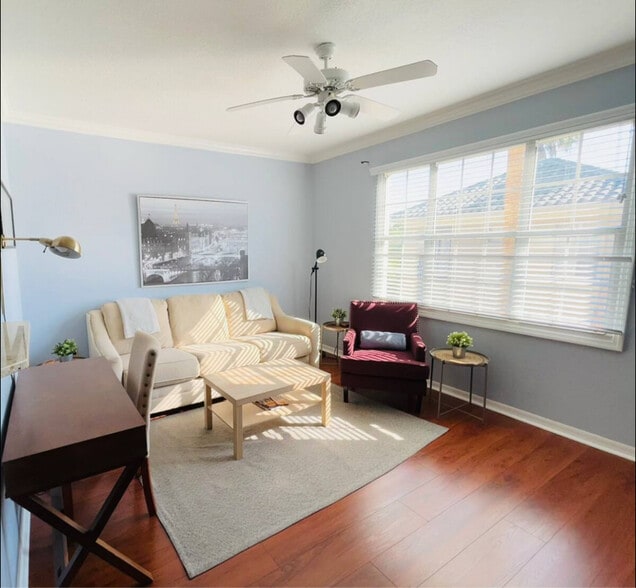 Primary Photo - 501 Knights Run Ave