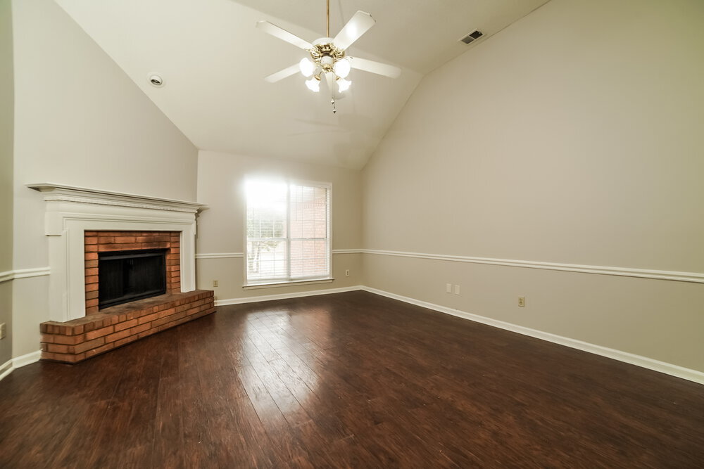 Building Photo - 5618 Heather View Dr