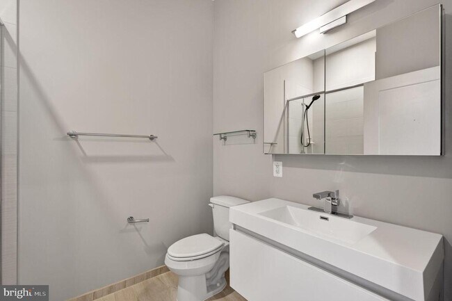 Building Photo - 989 S Buchanan St