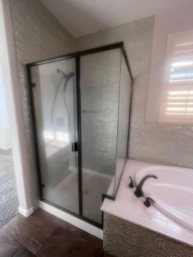 Building Photo - Riverbank!